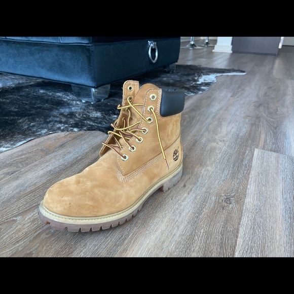 Timberlands - Picture 1 of 4